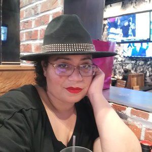 Meet your Posher, Emma